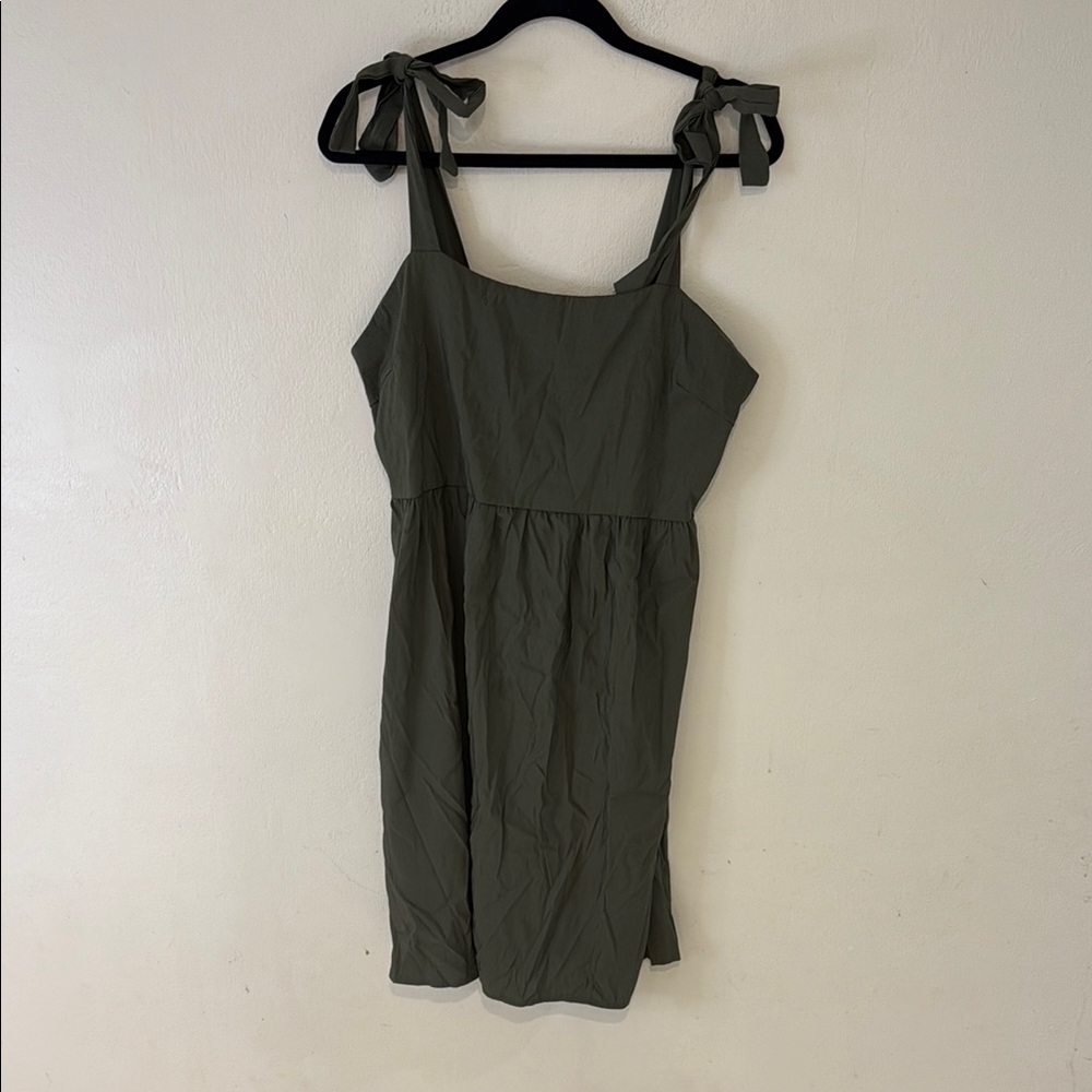 Green Sleeveless Square Neck Sundress